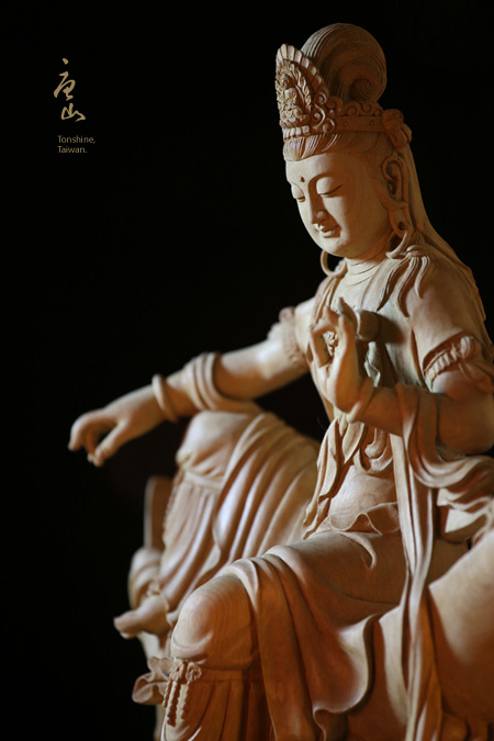 神明佛像雕刻-楠木水月自在觀音