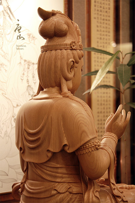 台灣檜木雕神像-唐式觀音 2尺